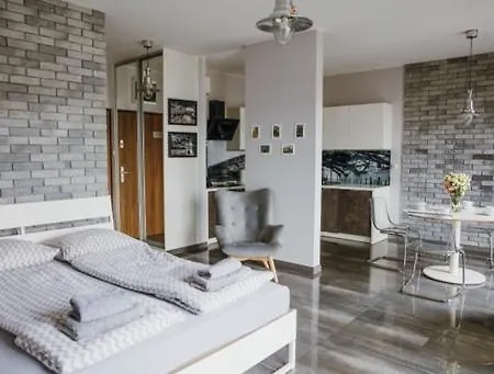 Fabryczna Apartment *
